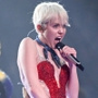 Miley Cyrus choque sur son "Bangerz Tour" : photos