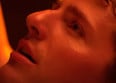 Charlie Puth livre le clip sensuel de l'inédit "Lipstick"