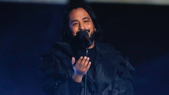 Eurovision : Slimane chante Mon amour sur l'Arc de Triomphe,  spectaculaire performance