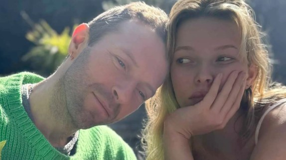 Apple, la fille de Chris Martin (Coldplay) et Gwyneth Paltrow, se lance dans la chanson