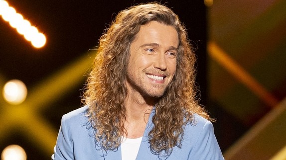 Julien Doré annonce une tournée américaine et lance un appel à Taylor Swift !
