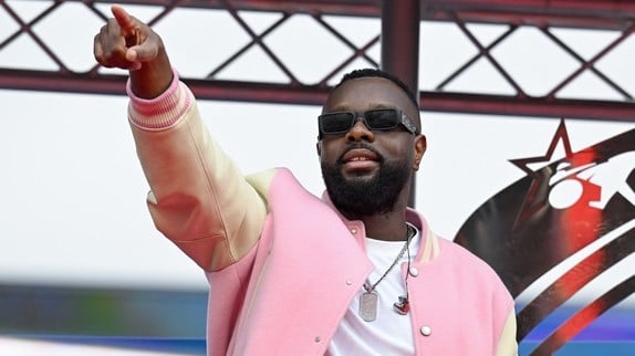 Gims : son concert interrompu au bout de 20 minutes, il quitte la scène sous les huées