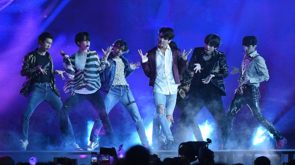 'L'événement de l'année' : les concerts de BTS font exploser les réservations d'hôtels à Paris