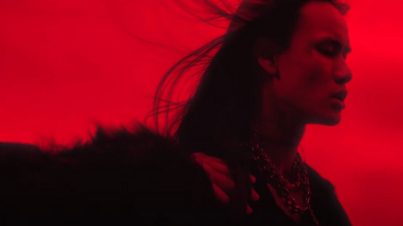 Nuit Incolore : le clip "Sors de ma tête"