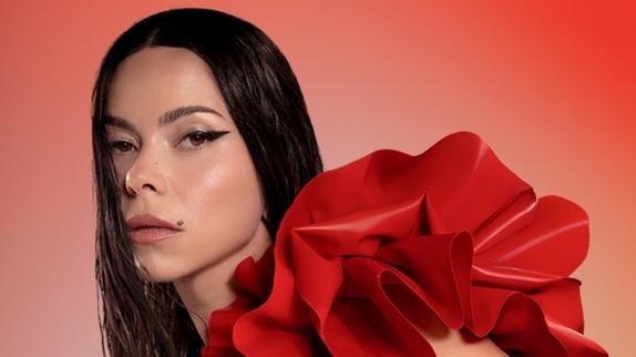 15 ans après ses premiers tubes, cette chanteuse phare annonce deux ...