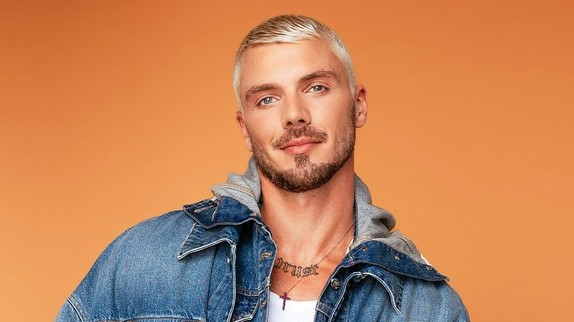 'Star Academy' 2025 : qui est Jonathan Jenvrin, le nouveau prof de danse ?