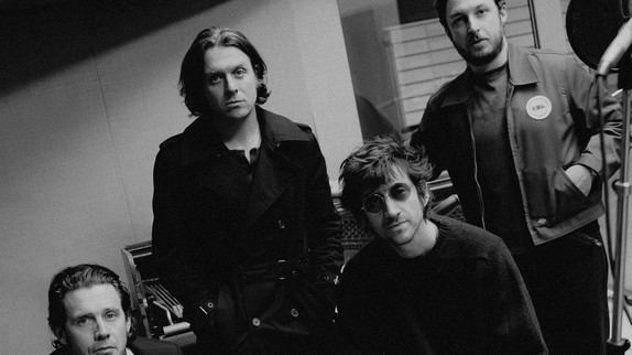 Arctic Monkeys de retour : une nouvelle chanson pour la bonne cause