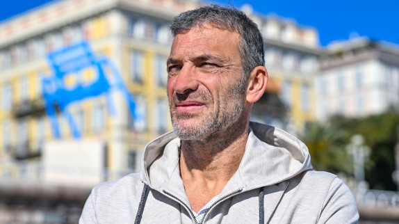 'Une tumeur plus grosse qu'une orange' : Christophe Pinna (Star Academy) résilient face à son cancer