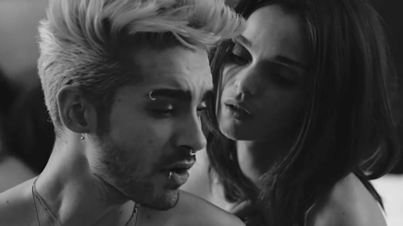 Джессика алисса серро. Bill kaulitz love don't break me. Billy love don't break me. Please don't break my heart escape. Книга билл каулитц.
