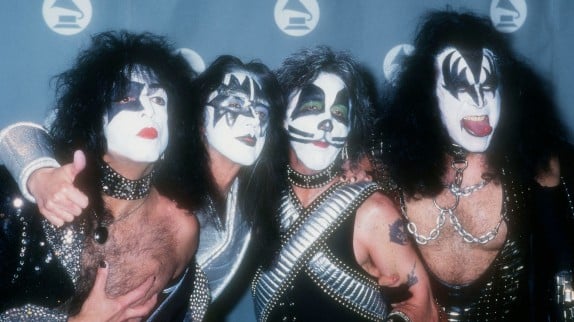 Kiss en deuil : le groupe culte des années 70 pleure la disparition de son fondateur
