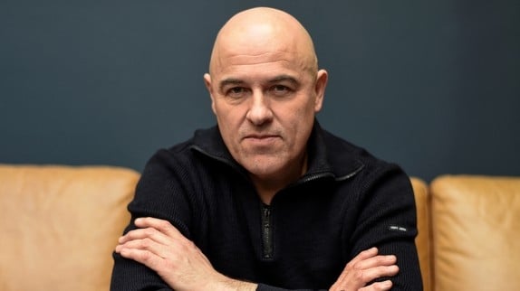 'Ça suffit' : Dominique A boycotte les salles de concerts tenues par Vincent Bolloré