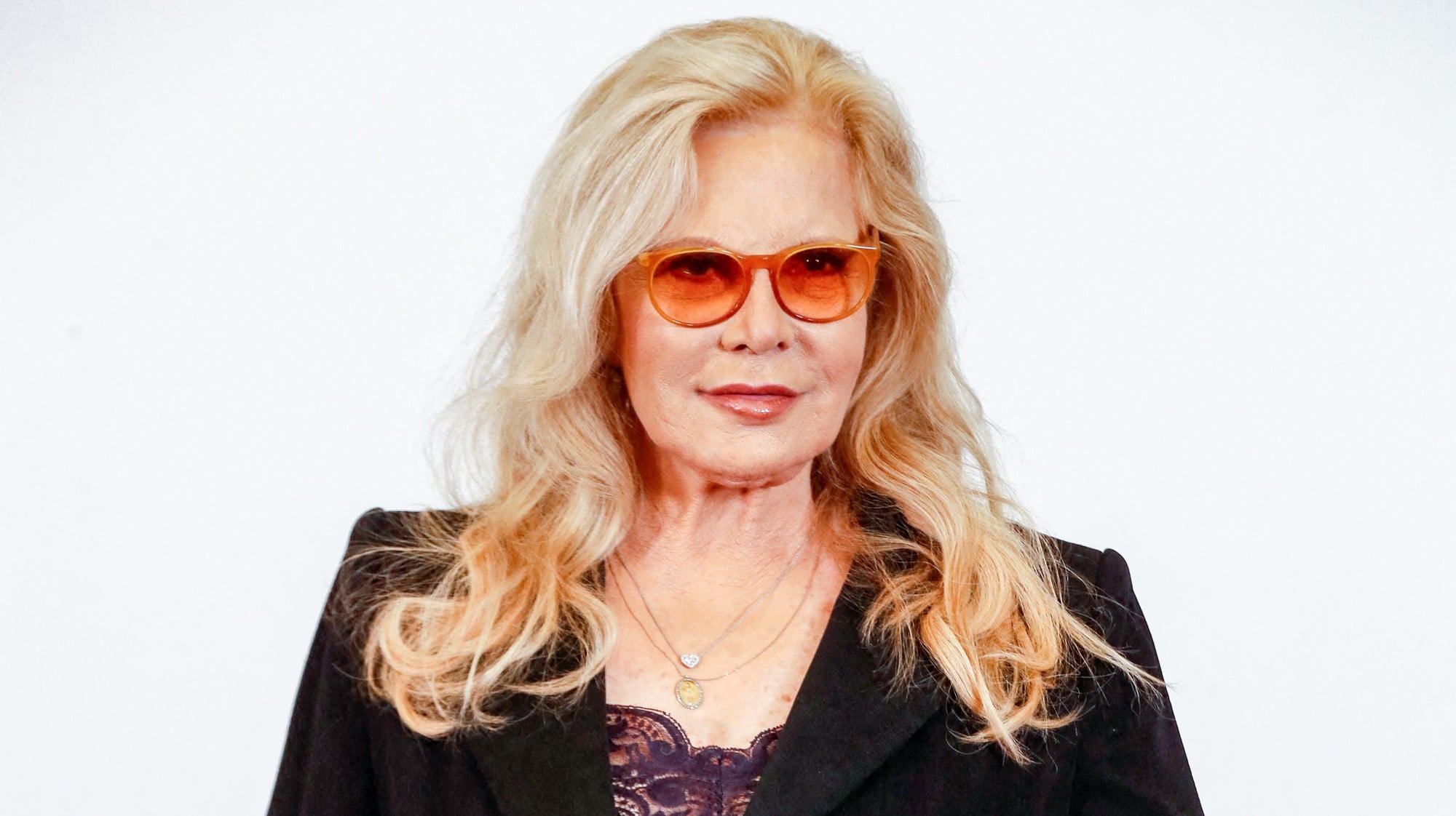 "Je n'ai jamais utilisé ces mots-là" : Sylvie Vartan fait volte-face concernant sa retraite musicale