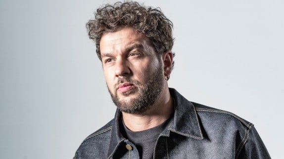 Claudio Capéo s'adresse à son fils sur 'Sperenza', son nouveau single émouvant