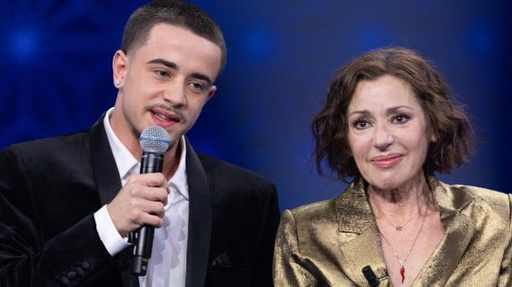 'Je t'aime' : le fils de Tina Arena la surprend en pleine émission avec une chanson