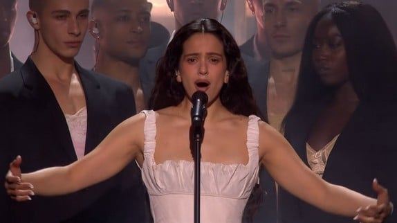 Rosalia en playback ? La chanteuse répond aux rumeurs en plein concert à Paris