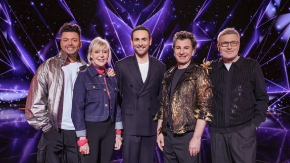'C'est très particulier' : Camille Combal donne son avis sur le jury de 'Mask Singer'