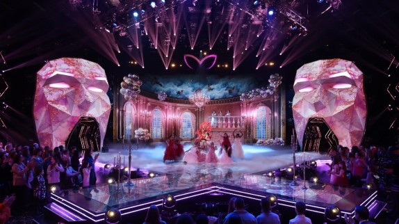Un candidat sans masque dans Mask Singer : les secrets du Clown pour rester méconnaissable - 