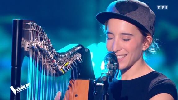 "The Voice" : Gustine envoûte les coachs avec "Les yeux revolver" (VIDÉO)