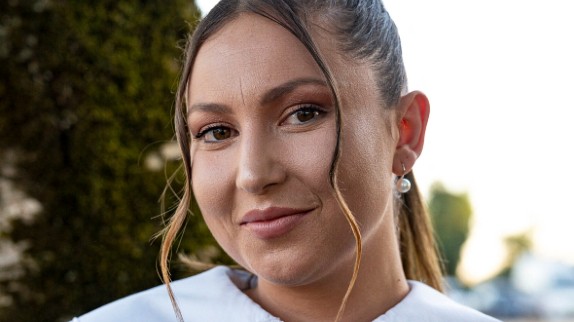 Linh prête à représenter la France à l'Eurovision ? Elle répond !