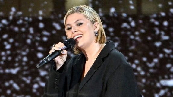 Louane : cette finaliste de la 'Star Academy' en première partie de son concert à l'Accor Arena
