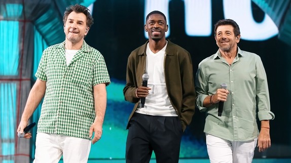 Les Enfoirés numéros un : combien de ventes pour le spectacle 2026 ?