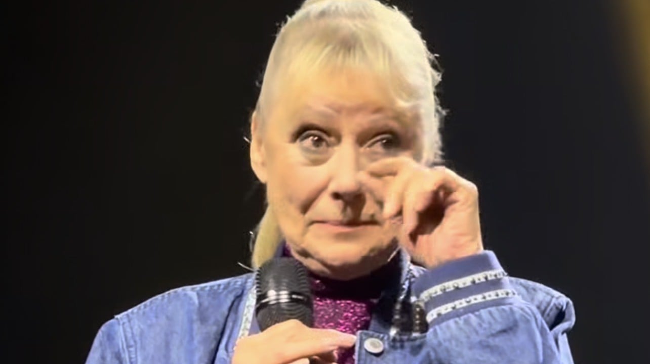 'C'est magnifique' : Dorothée émue aux larmes pour le dernier concert de sa tournée