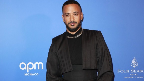 'C'est sublime' : Slimane dévoile un nouveau titre de son prochain album, les fans conquis