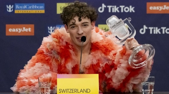 'Quelque chose de mauvais' : Nemo, vainqueur de l'Eurovision 2024, rend son trophée