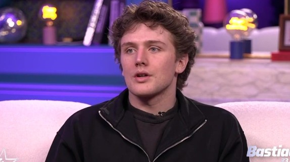 "Je ne me sens pas à ma place" : Bastiaan (Star Academy) découragé après sa défaite Les articles People / Musique - photo 1767632254