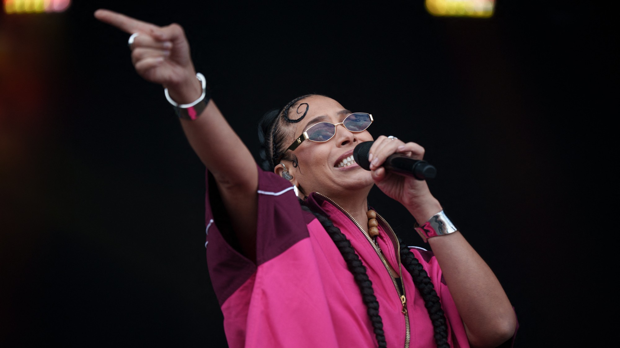 Zaho reprend ce classique des années 90 avec une icône de la chanson française