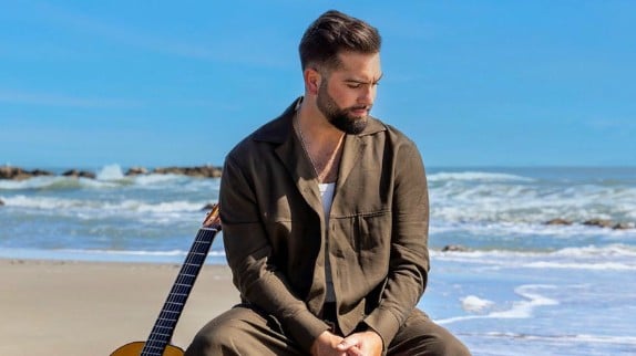 Kendji Girac : sa nouvelle chanson enregistrée avec Vianney... et sa femme Catherine !