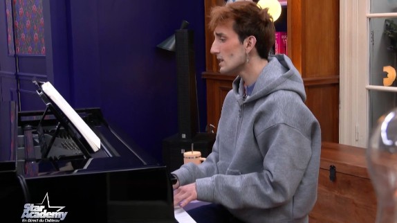 "C'est notre gagnant" : Victor (Star Academy) bouleverse en dévoilant sa première chanson Les articles People / Musique - photo 1769005500