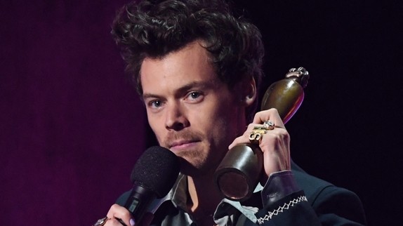 'Plus cher que mon loyer' : le prix des places de Harry Styles fait bondir les fans