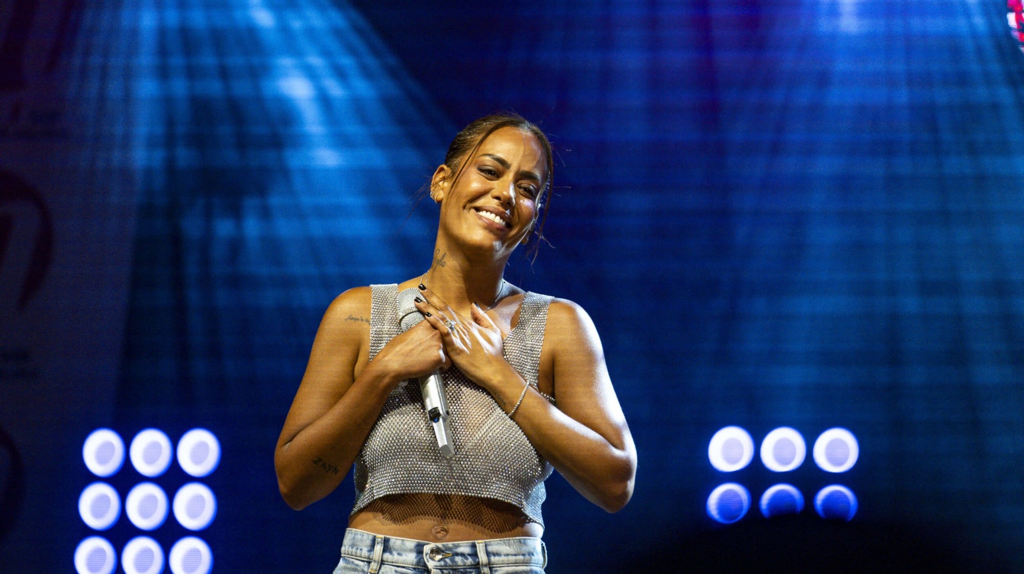 'Je trouve ça ridicule' : Amel Bent met les choses au clair sur Les Enfoirés