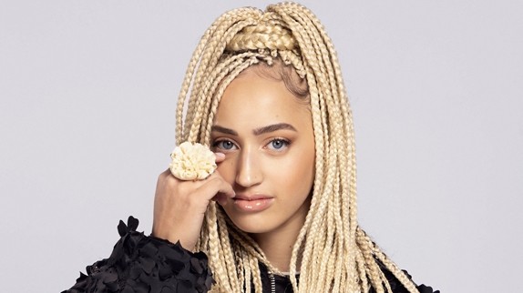 Monroe : pourquoi sa chanson pour l'Eurovision n'est pas en anglais ? Elle répond !