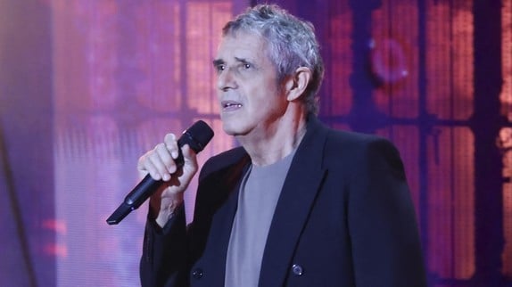 Julien Clerc : l'histoire déchirante derrière sa chanson en hommage à Robert Badinter