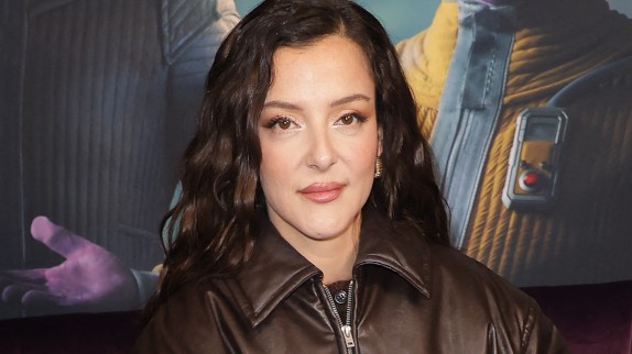 'C'est n'importe quoi' : Camille Lellouche annule un spectacle pour participer à la finale de la Star Academy, ses fans s'étranglent