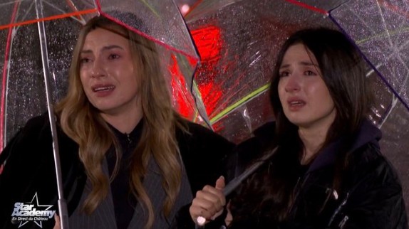 'C'est triste' : en larmes, Léa et Ambre font leurs adieux au château de la 'Star Academy'