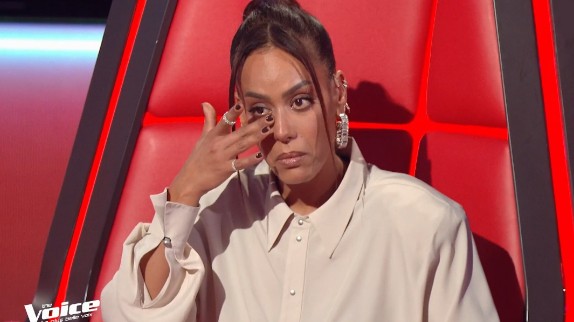 'C'est troublant' : le sosie vocal de Charles Aznavour bouleverse Amel Bent dans The Voice