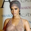 Rihanna et sa robe transparente, vedettes des CFDA Fashion Awards : photos