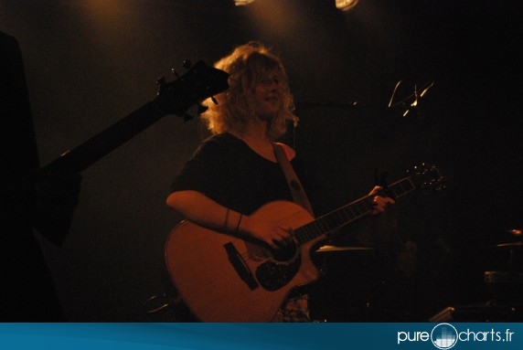 Buridane intense et émouvante à la Boule Noire : photos