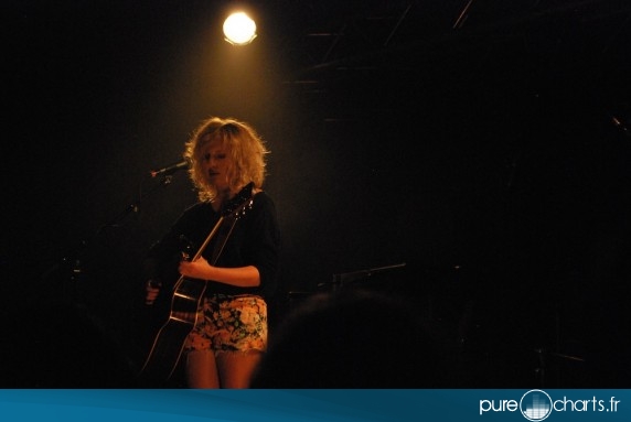 Buridane intense et émouvante à la Boule Noire : photos