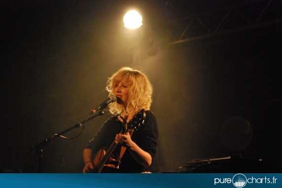 Buridane intense et émouvante à la Boule Noire : photos